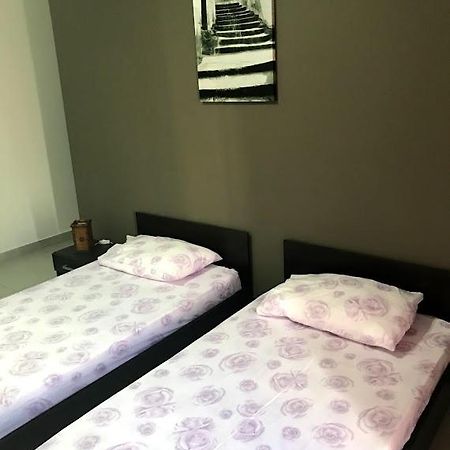 Luqa Apartment - 5 Mins From Airport Luaran gambar