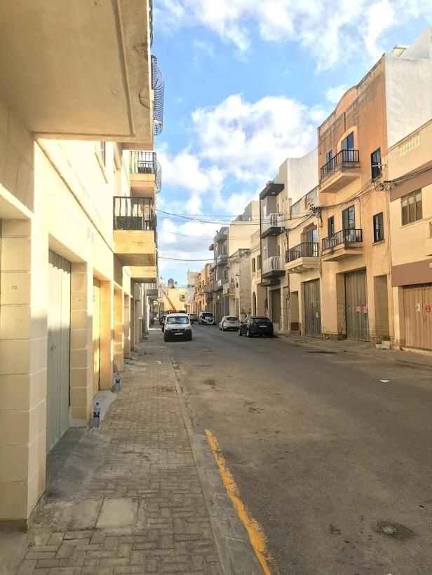 Luqa Apartment - 5 Mins From Airport Luaran gambar
